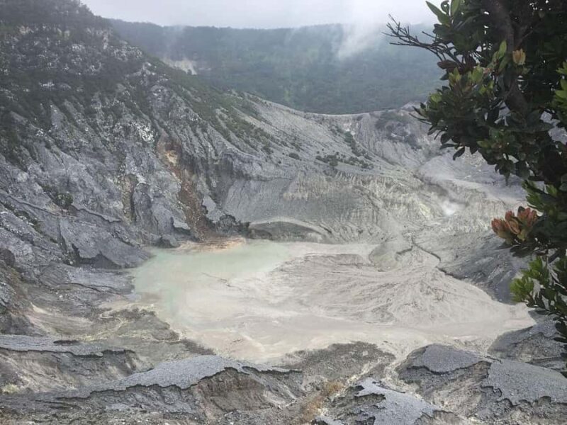 Jakarta: Waterfalls, Volcano, White Crater, Tea, Hot Spring - Key Points