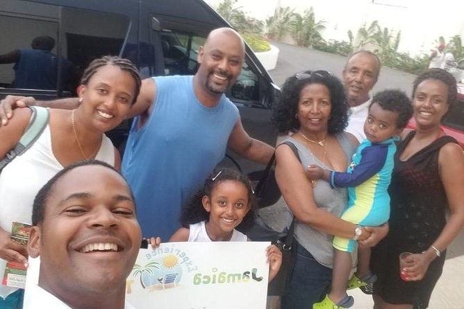 jamaica-best-water-falls-tourmobay-bay-to-dunns-river-blue-hole