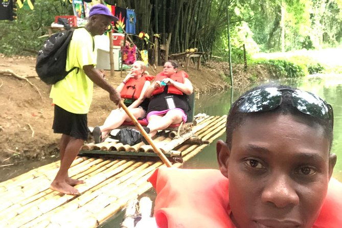 jamaica-martha-brae-bamboo-rafting-with-bus-transportation