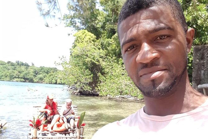 jamaica-martha-brae-bamboo-rafting-with-bus-transportation