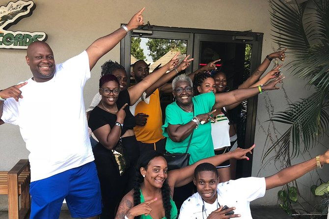 jamaica-martha-brae-river-rafting-dunns-river-falls-private-tour