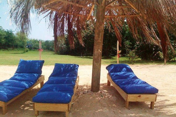 jamaicas-half-moon-beach-calico-jacks-private-island-excursion