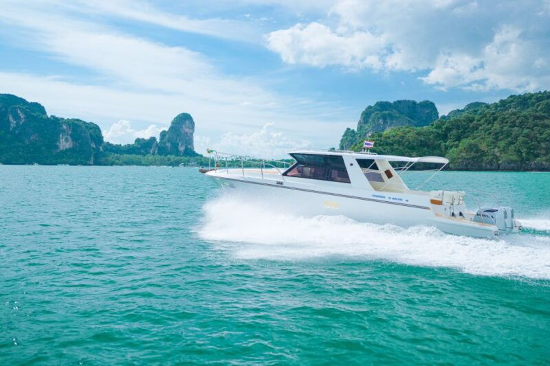 james-bond-hong-islands-full-day-trip-by-luxury-speedboat