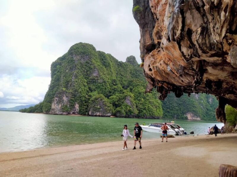 james-bond-island-sight-seeing-by-luxury-vintage-boat