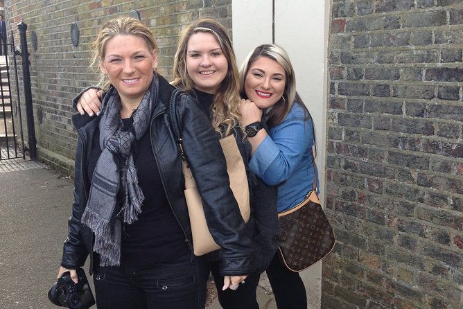 james-bond-ultimate-spy-taxi-tour