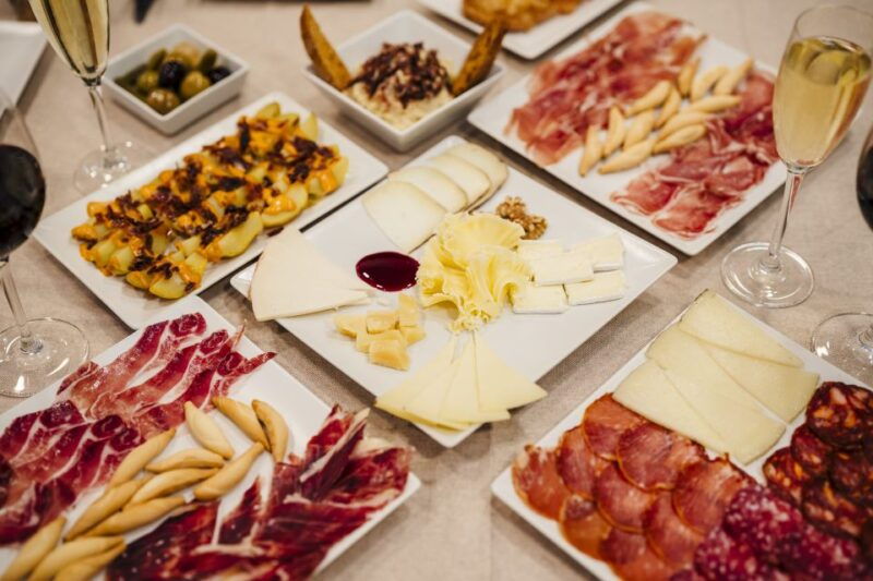 jamon-cheese-and-wine-experience-near-sagrada-familia
