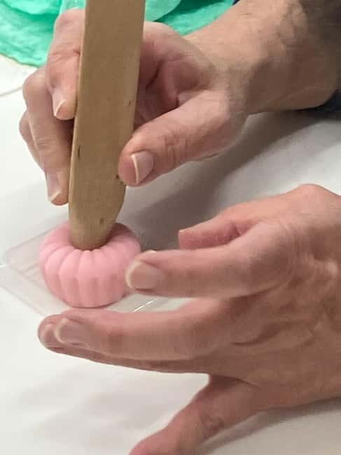 Japan: Make Your Own Wagashi at Kashin Tanitsune - Detailed Review of the Wagashi Making Experience in Hyogo