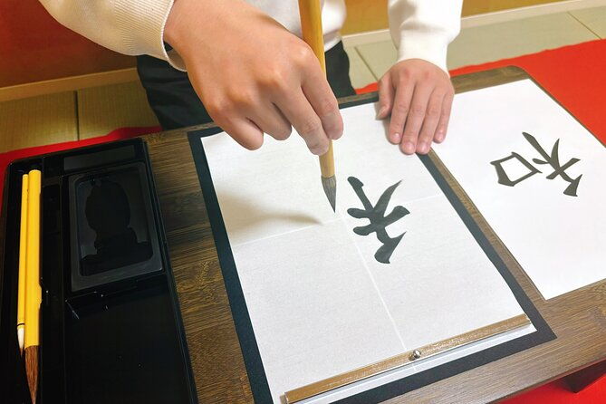 japanese-calligraphy-experience-in-osaka-2