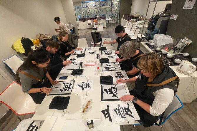 japanese-calligraphy-experience-in-osaka