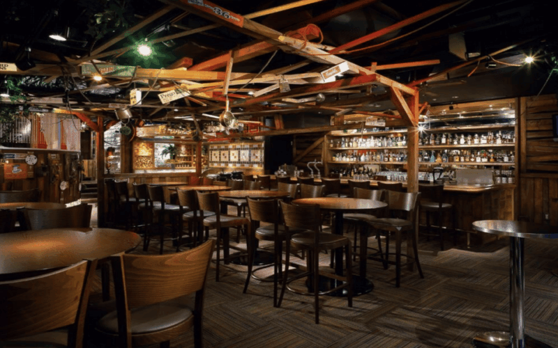 japanese-comedian-english-show-all-you-can-drink-bar-tour