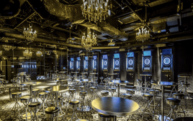 japanese-comedian-english-show-all-you-can-drink-bar-tour