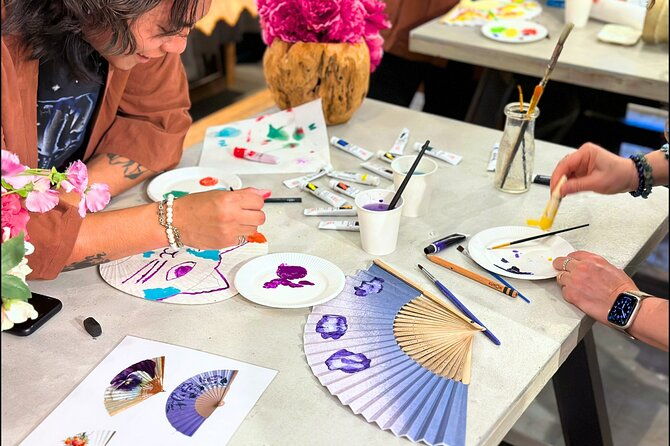 japanese-fan-painting-workshop-in-a-tokyo-flower-shop