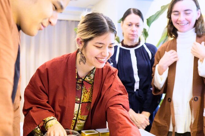 japanese-flower-arranging-ikebana-experience-workshop-in-tokyo