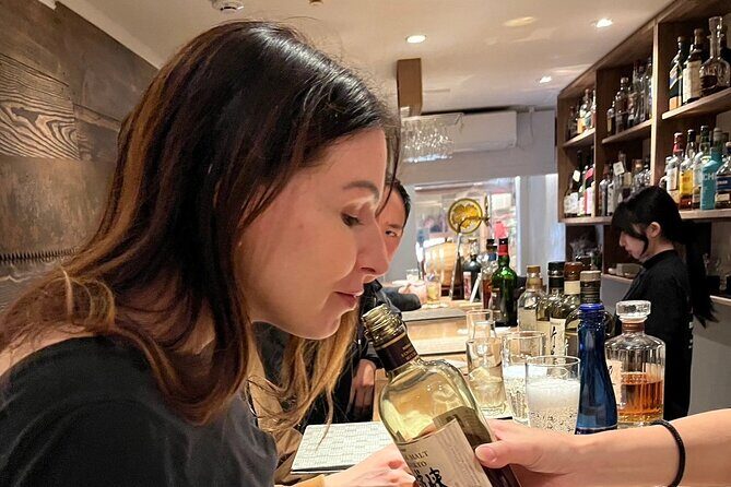 Japanese whiskey tasting; relaxed and educational in the bar - An Introduction to a Unique Kyoto Whiskey Experience