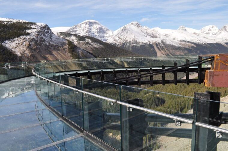 jasper-columbia-icefield-skywalk-and-ice-explorer-ticket