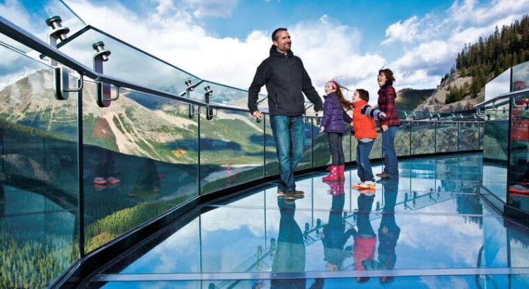 jasper-columbia-icefield-skywalk-and-ice-explorer-ticket