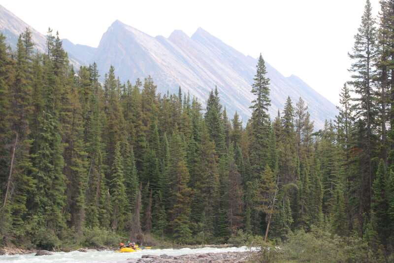 jasper-national-park-sunwapta-river-white-water-rafting