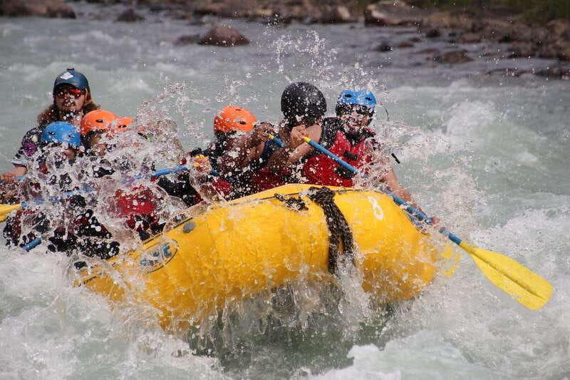 jasper-national-park-sunwapta-river-white-water-rafting