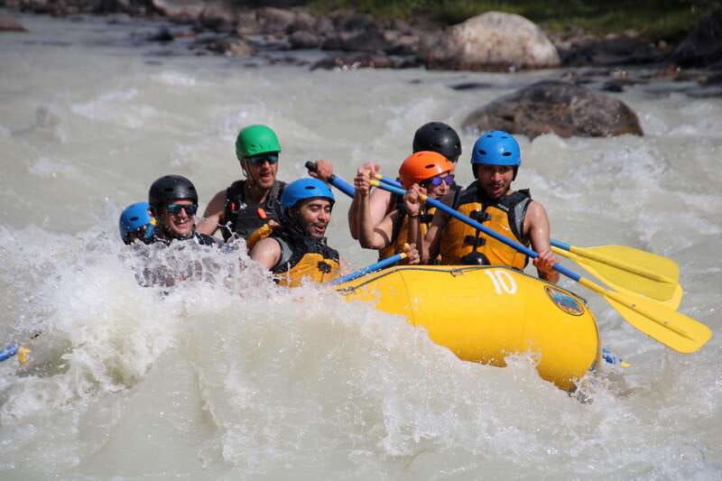 jasper-national-park-sunwapta-river-white-water-rafting