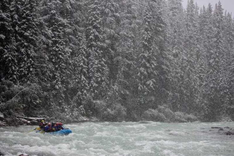jasper-sunwapta-river-whitewater-rafting-self-drive
