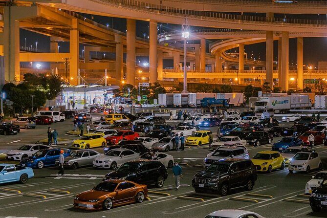 JDM daikoku Car met up Minivan Tour to Tokyo Tower - Authenticity & Guides: What Sets This Tour Apart