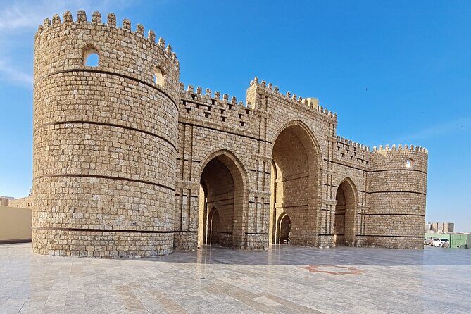 Jeddah city tour and old Jeddah Albalad - Exploring Jeddah’s Highlights in a Nutshell