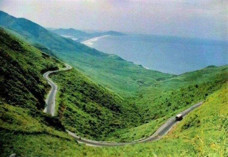 jeep-tour-via-hai-van-pass-from-hoi-an-hue-2