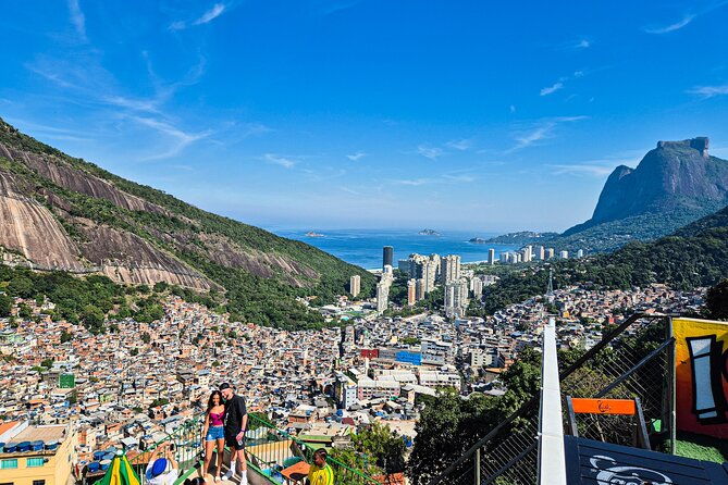 jeepnculture-rocinha-favela-and-tijuca-rainforest-tour