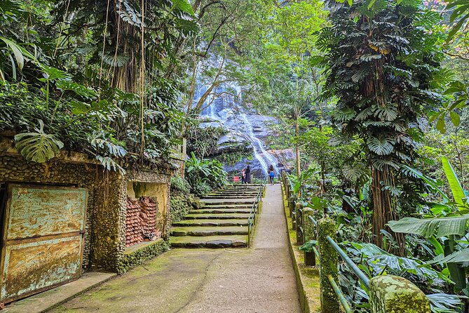 jeepnculture-rocinha-favela-and-tijuca-rainforest-tour