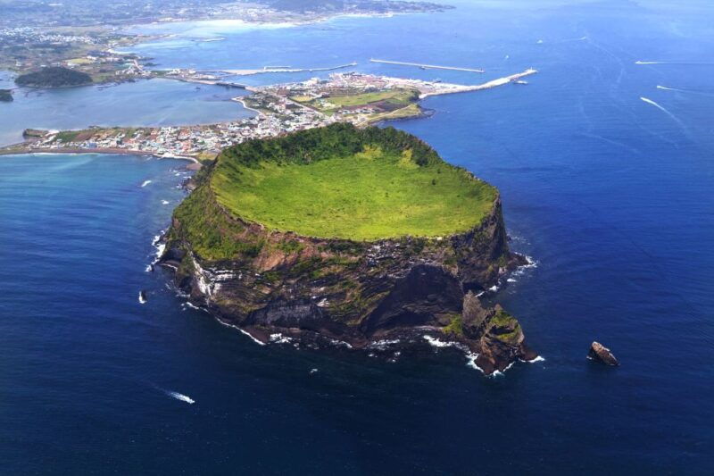 jeju-island-customized-private-full-day-van-tour