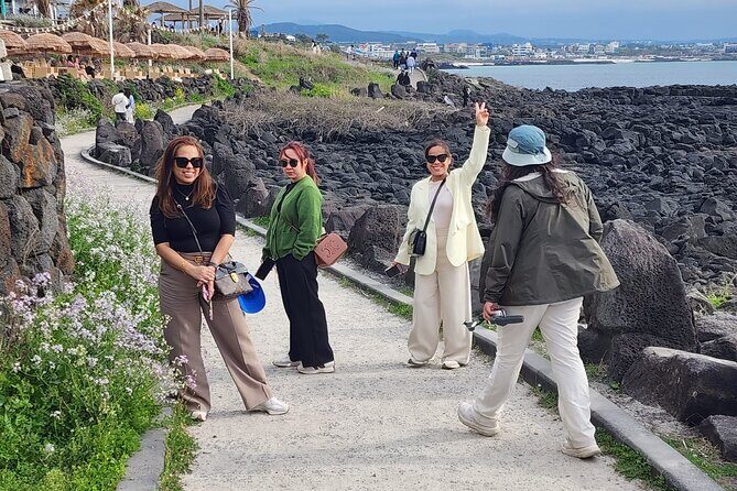 Jeju Island Popular Sightseeing Private Car Charter Tour 5/9hours - The Details of the Jeju Private Car Tour