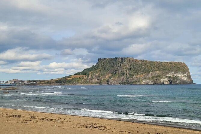 Jeju Island UNESCO small group day tour(Taxi, van & bus) - Key Points