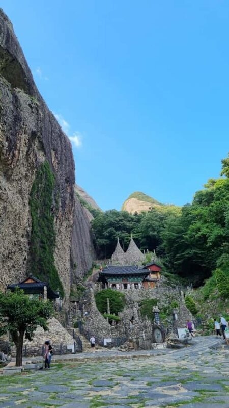 Jeonju Hanok Village and Maisan Tapsa Temple Tour From Seoul - Exploring the Jeonju Hanok Village & Maisan Tapsa Temple: An Authentic Korean Day Trip