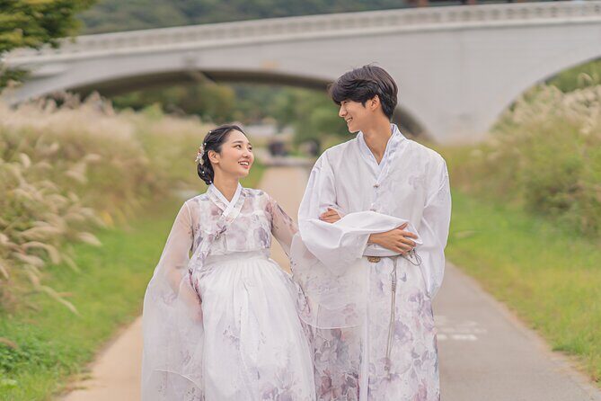 Jeonju Hanok Village Hanbok Rental Experience Hanboknam - Exploring the Jeonju Hanok Village Hanbok Rental Experience