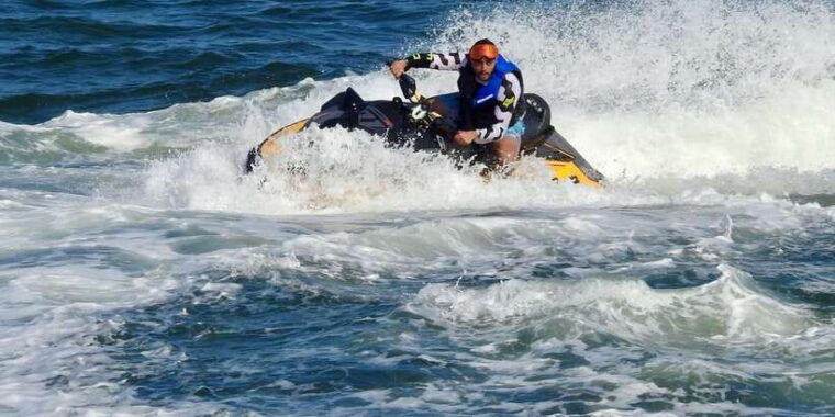 jet-ski-safari-tour-to-thermomylae-sierra-ship