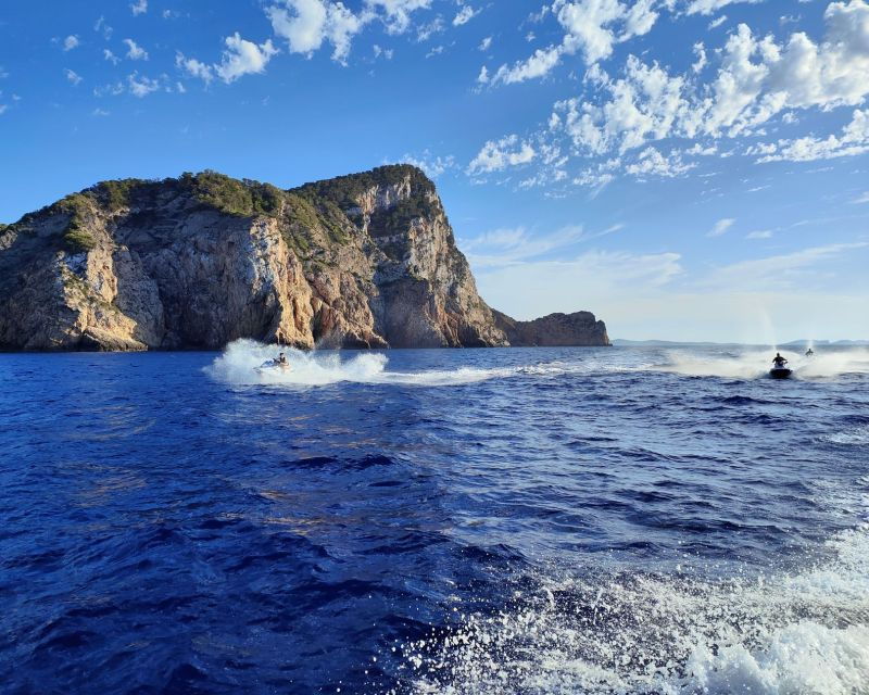 jet-ski-tour-to-cala-albarca-from-san-antonio