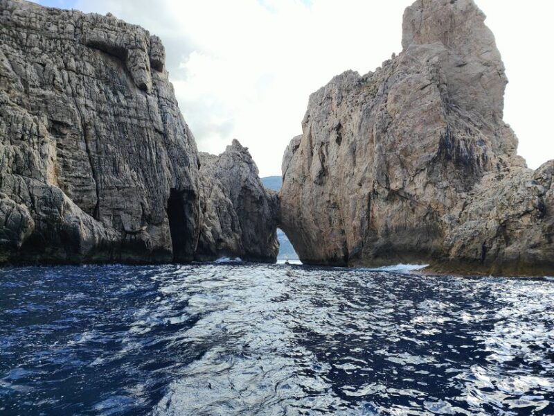 jet-ski-tour-to-cala-albarca-from-san-antonio