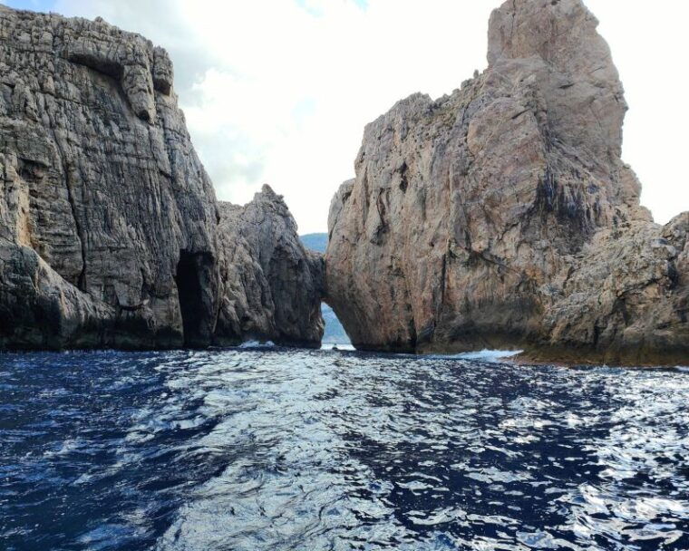 jet-ski-tour-to-cala-albarca-from-san-antonio