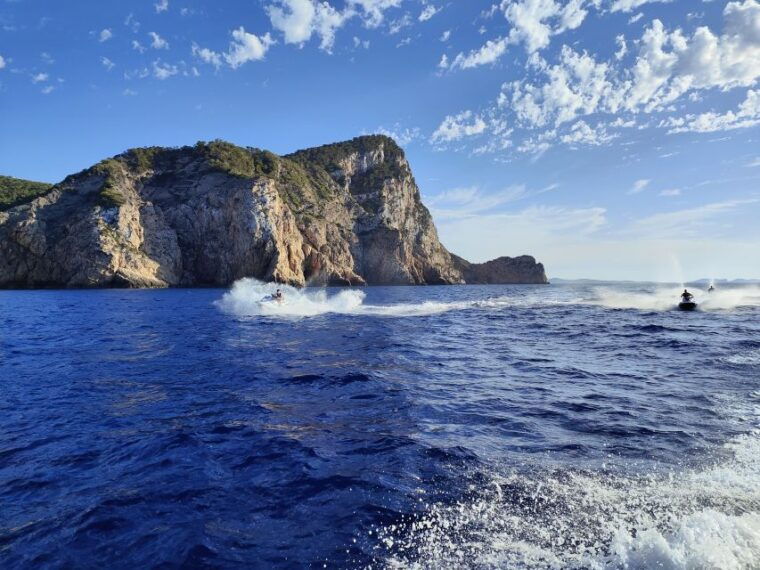 jet-ski-tour-to-cala-albarca-from-san-antonio