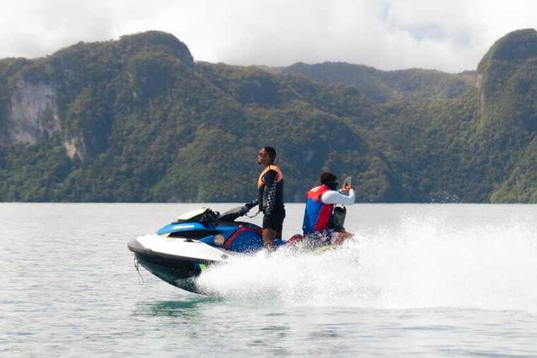 jetski-langkawi-explore-mangroves-tuba-island-views