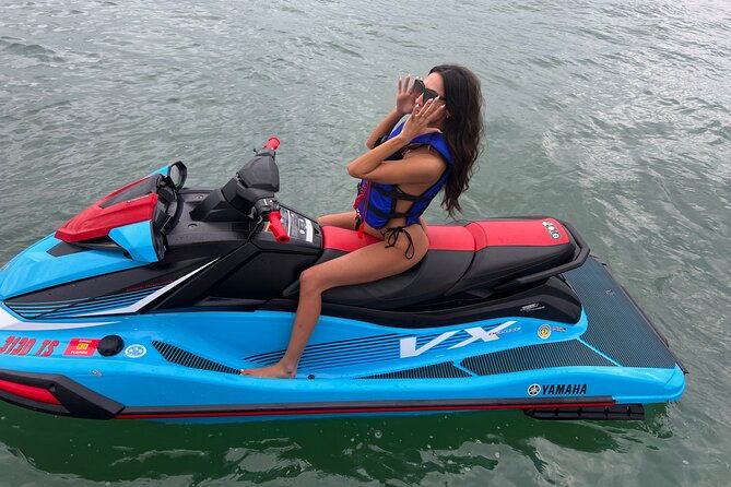 jetski-ride-while-exploring-miami-islands