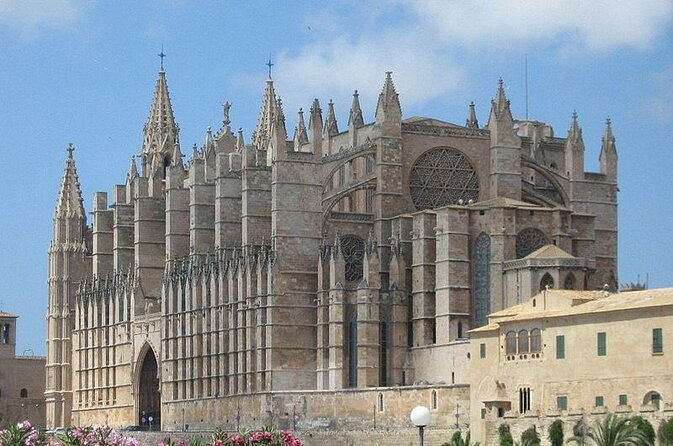 jetski-tour-to-the-emblematic-palma-cathedral