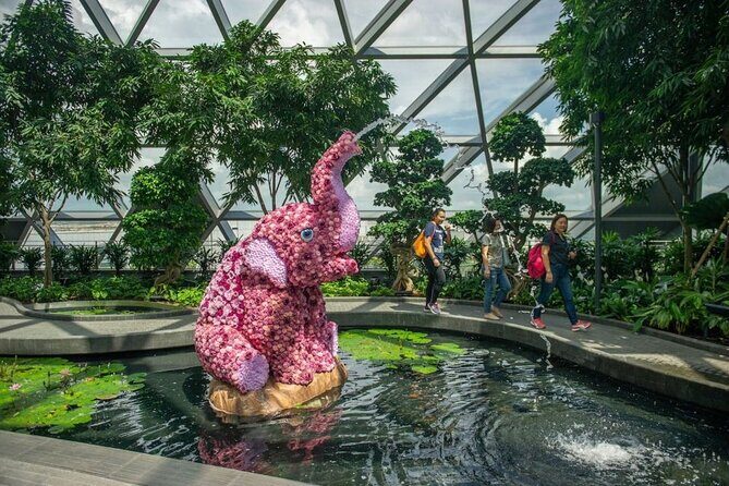 Jewel Changi Airport: Hedge Maze and Canopy Park Ticket - The Hedge Maze