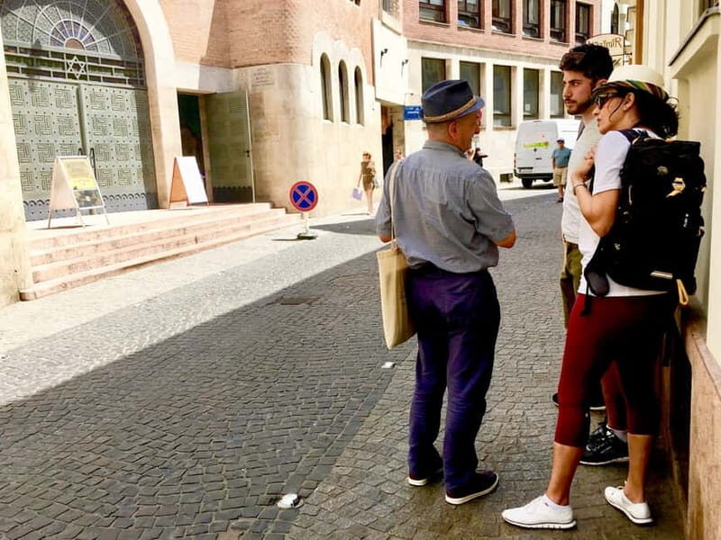 Jewish Heritage Walk: Synagogues, Shoes, Secrets & Flódni - An In-Depth Look at the Tour Experience