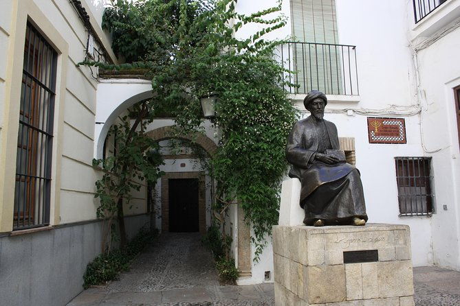 jewish-quarter-and-alcazar-of-the-christian-monarchs-2