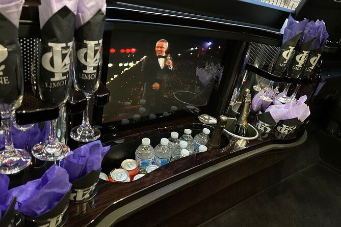 jfk-airport-limo-pick-up-with-extra-one-hour-nyc-limo-sightseeing-tour