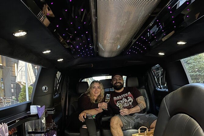 jfk-airport-limo-pick-up-with-extra-one-hour-nyc-limo-sightseeing-tour