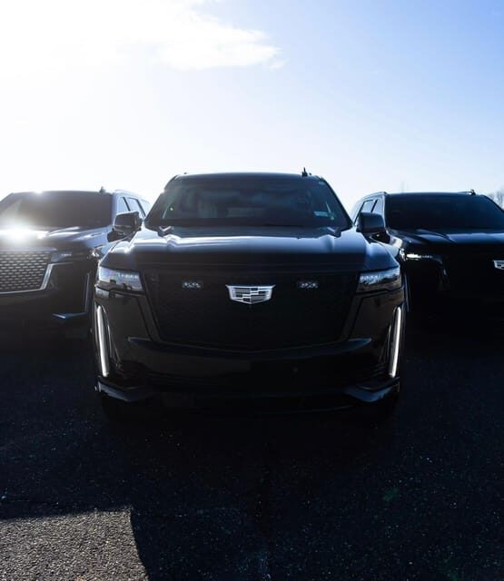 JFK Airport To Manhattan Luxury SUV Transfer - The Vehicles and Drivers: What Sets Them Apart?
