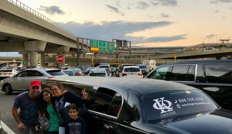 JFK /EWR Airport Stretch Limo Pick Up + One Hour NYC Tour - Who Should Consider This Tour?