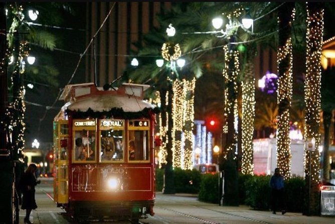jingle-bells-new-orleans-history-and-drinks-walking-tour